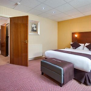 Suite Queen Bed